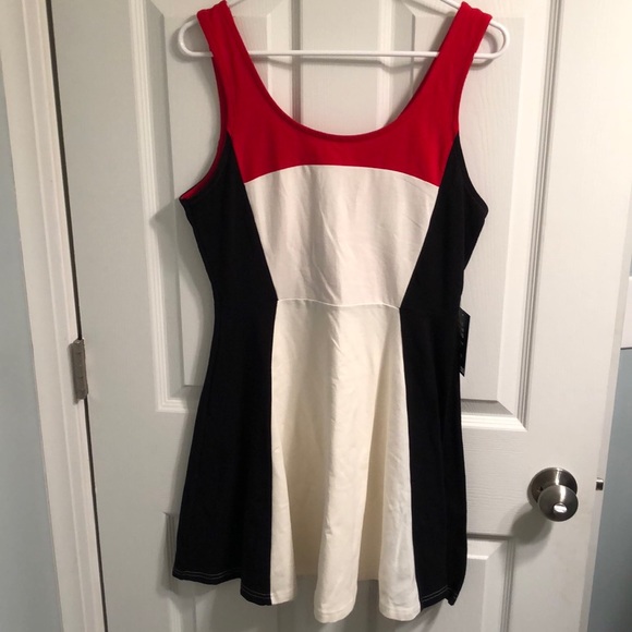 Express Dresses & Skirts - NWT Express Colorblock Dress - Size Large